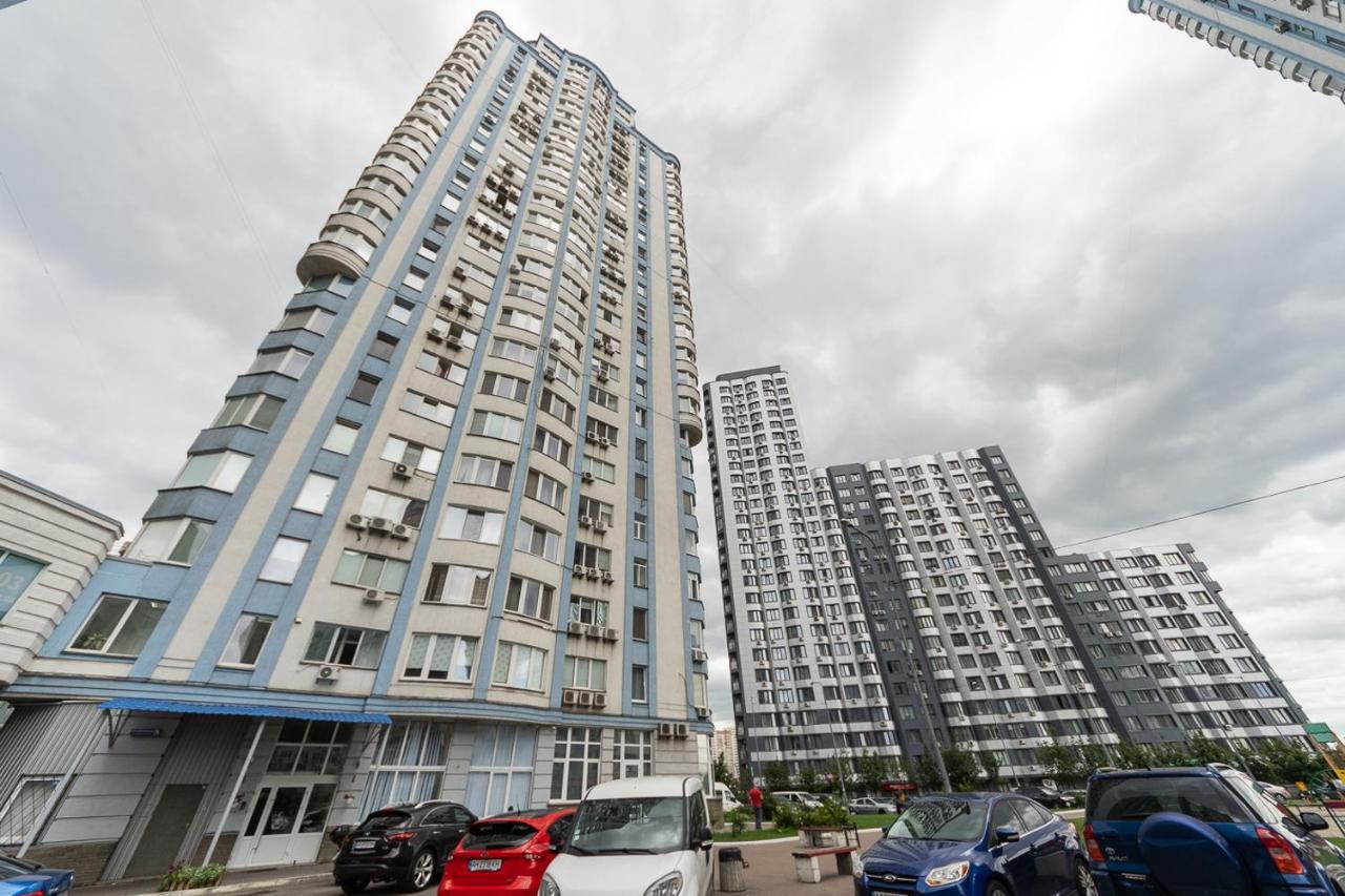 Комфортная квартира на метро Осокорки Киев Екстериор снимка